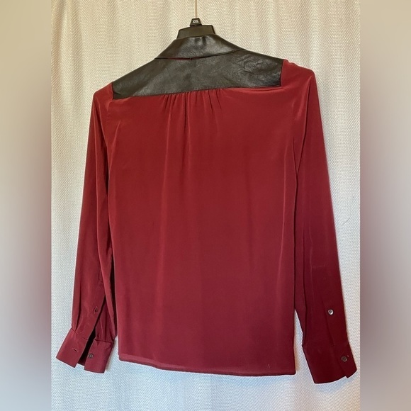 Shui Chen 100% silk blouse with lambs leather trim - Picture 3 of 6